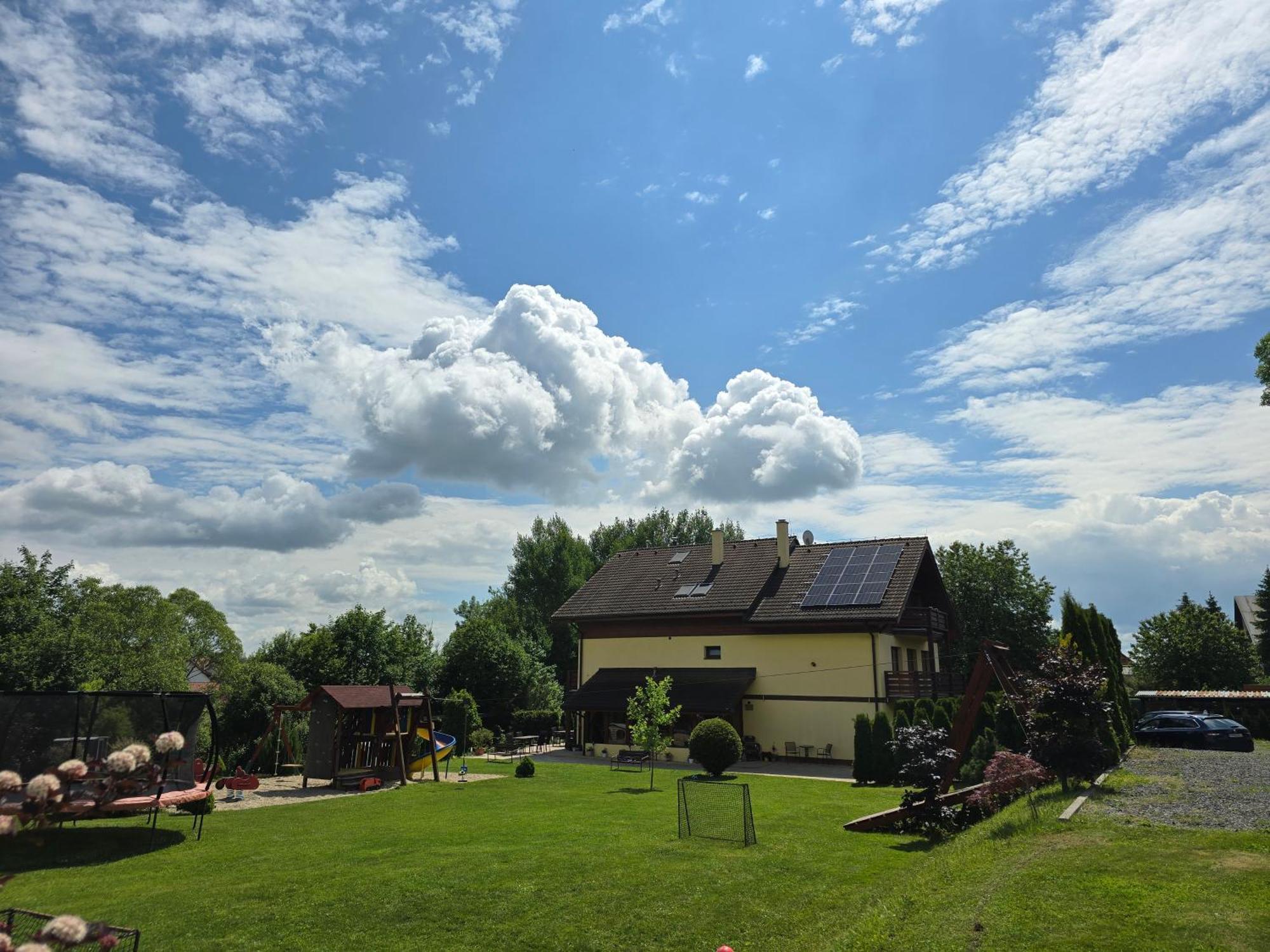 Villa Gold Нова-Лесна Экстерьер фото